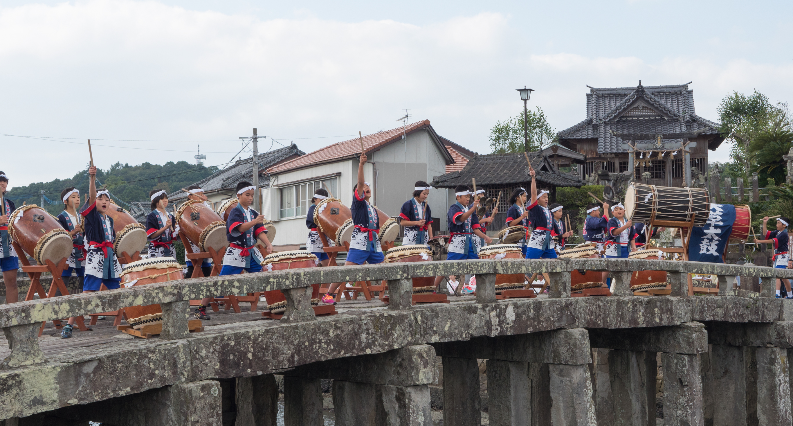 熊本県天草市で厄除祈願・交通安全祈願・安産祈願・神前結婚式・子授けなら本渡諏訪神社へ。